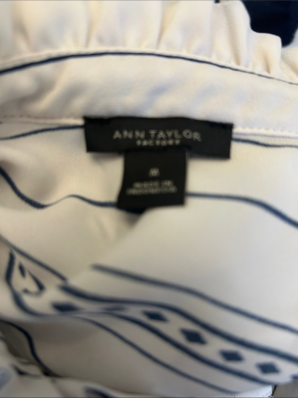 Ann Taylor Striped Ruffle Neck Cap-Sleeve white black blouse Size M EUC - Picture 6 of 6